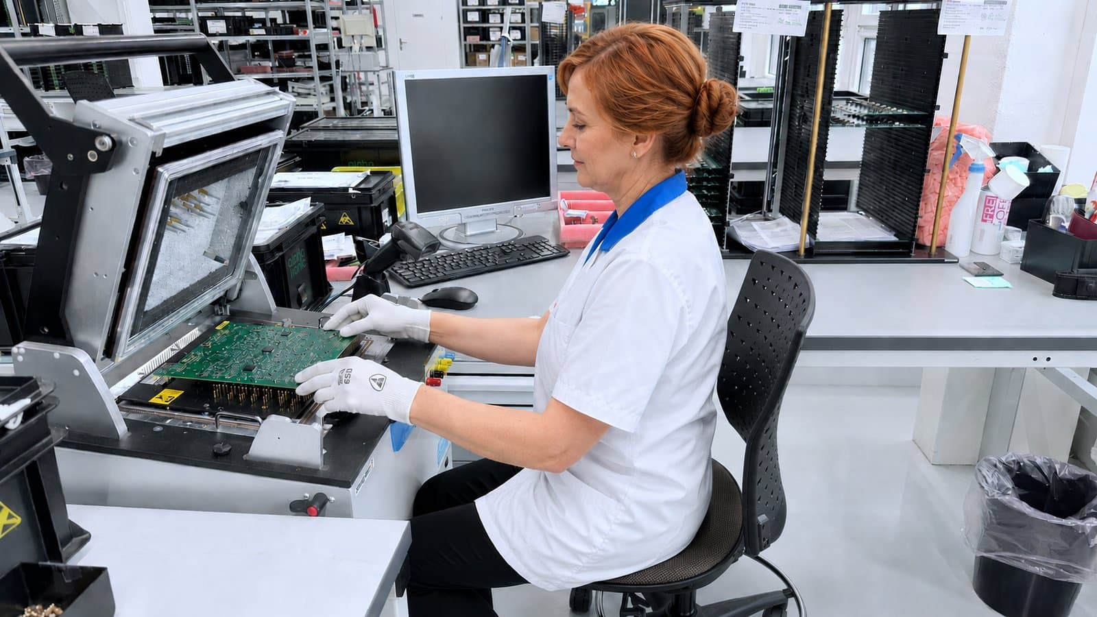 Quality testing in the test lab at Alphatronic AG